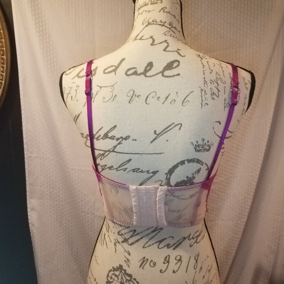 34c Victoria secret bra - Picture 6 of 8